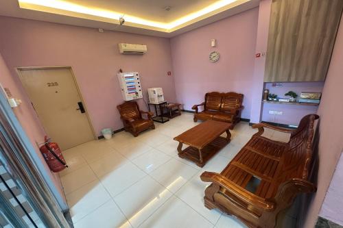 abc hostel at alpha bukit serdang seri kembangan