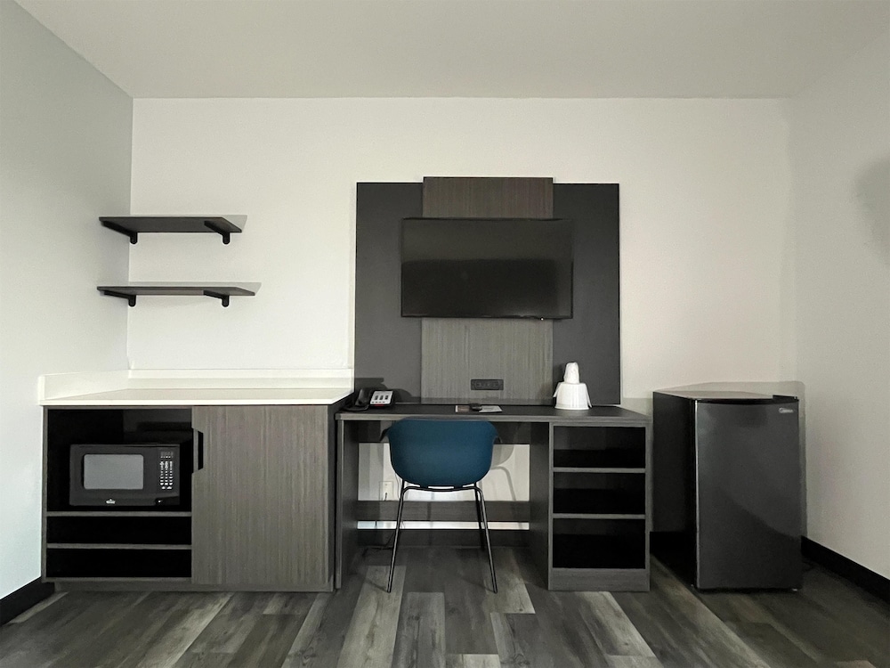 studio 6 suites urbana il