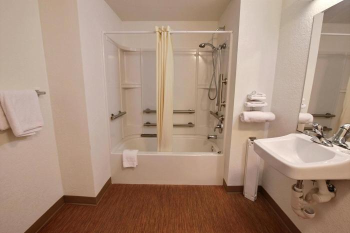 studio 6 suites urbana il