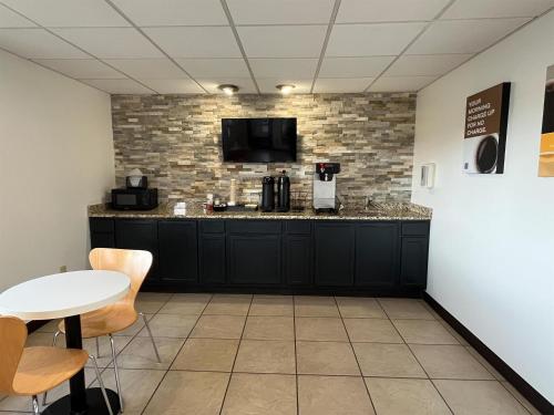 studio 6 suites urbana il