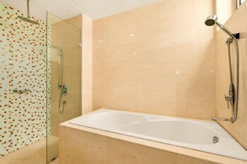 regalia residence kl infinity pool