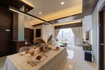 Regalia Residence Kl Infinity Pool,,3 star