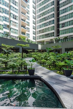 regalia residence kl infinity pool
