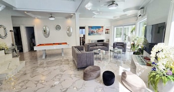 nebuland luxury pool villa pattaya walking street