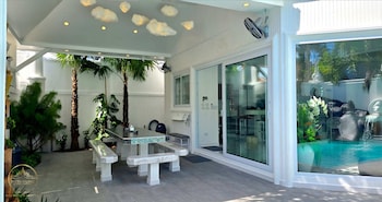 nebuland luxury pool villa pattaya walking street