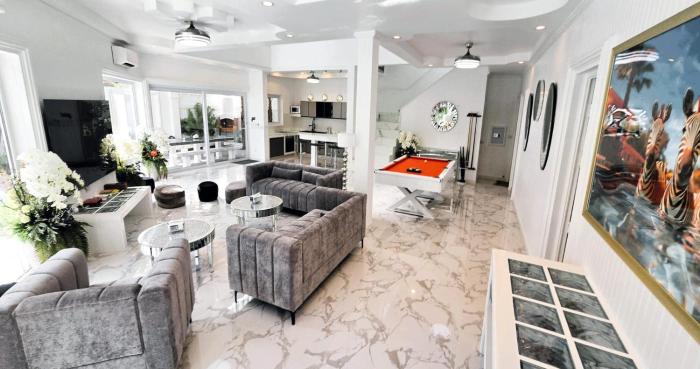 nebuland luxury pool villa pattaya walking street