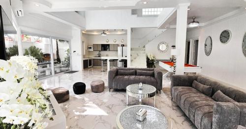 nebuland luxury pool villa pattaya walking street