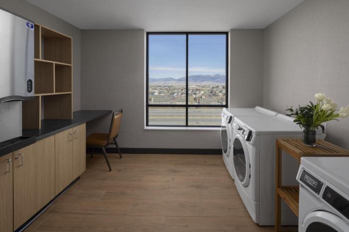 hyatt place bozeman yellowstone airport