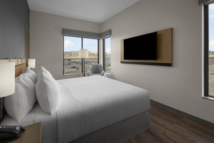 hyatt place bozeman yellowstone airport