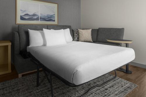 hyatt place bozeman yellowstone airport