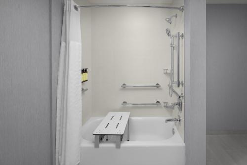 hyatt place bozeman yellowstone airport
