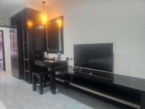 patong central budget stay