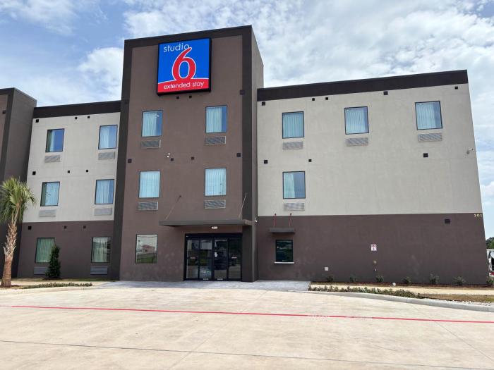 studio 6 giddings tx