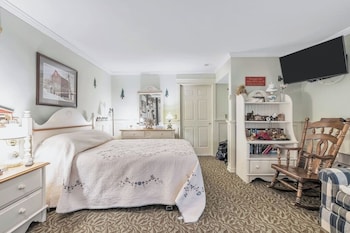 Red Barn Village Apartments,,2 star