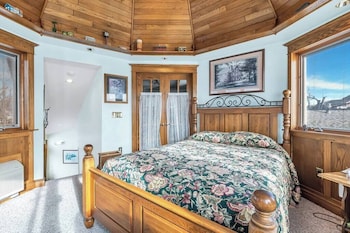 Red Barn Village Apartments,,2 star