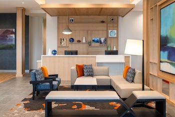 Hyatt House Fresno Campus Pointe,,2 star