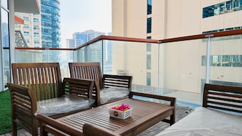 premium 2 bed millennium apartment