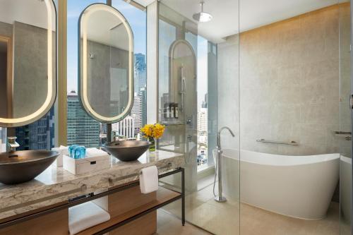 grand nikko bangkok sathorn