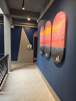 arni her ladies hotel