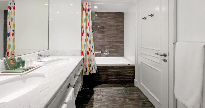westpac hotel and suites westbay doha
