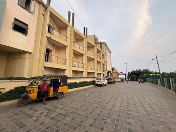 hotel golden palace puri