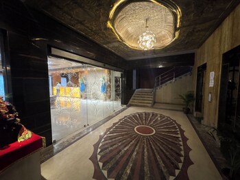 hotel golden palace puri