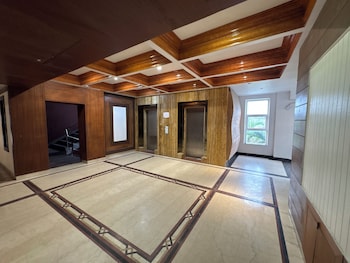 hotel golden palace puri