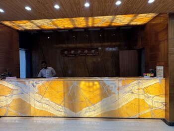 hotel golden palace puri
