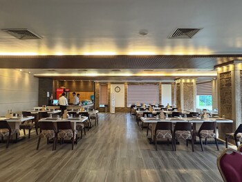 hotel golden palace puri