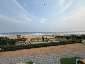 hotel golden palace puri