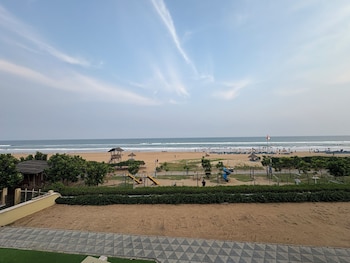 hotel golden palace puri