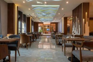dancenter emerald near jeddah corniche