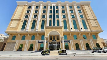 dancenter emerald near jeddah corniche