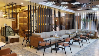 dancenter emerald near jeddah corniche