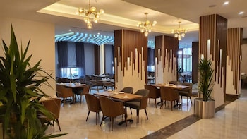dancenter emerald near jeddah corniche