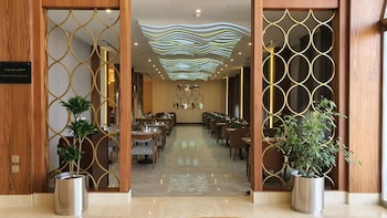 dancenter emerald near jeddah corniche