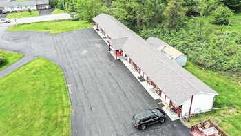 Sunshine Inn,2624 New York 40,2 star