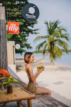 Ubox Samui Hostel & Bungalows,,3 star