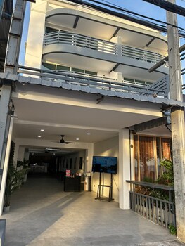 Vs Beach Front Pattaya,,3 star