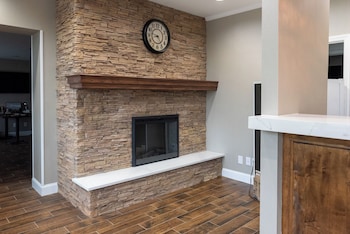 Valley Trail Inn,3527 Watkins Rd,2 star