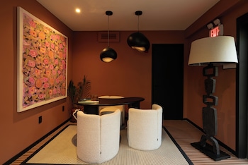 Maison Felix,7418 Harding Ave,4 star