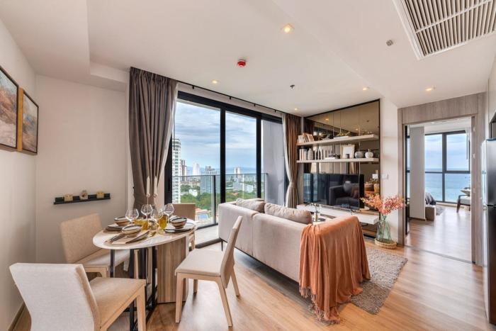 exclusive sea view 2 bed room high floor 2 balcony