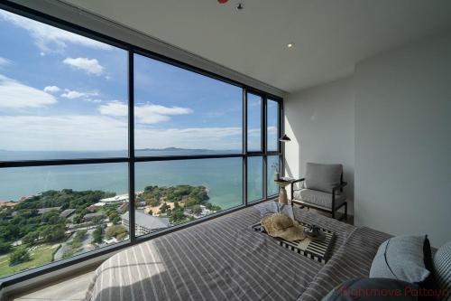 exclusive sea view 2 bed room high floor 2 balcony