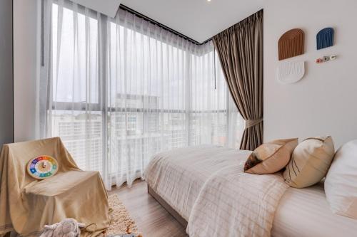 exclusive sea view 2 bed room high floor 2 balcony
