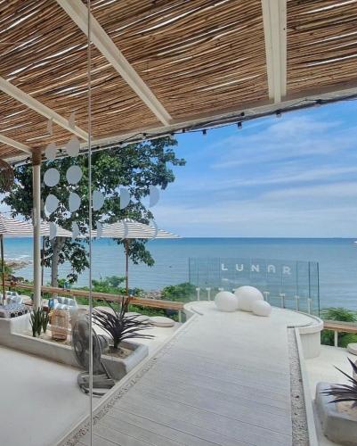 exclusive sea view 2 bed room high floor 2 balcony