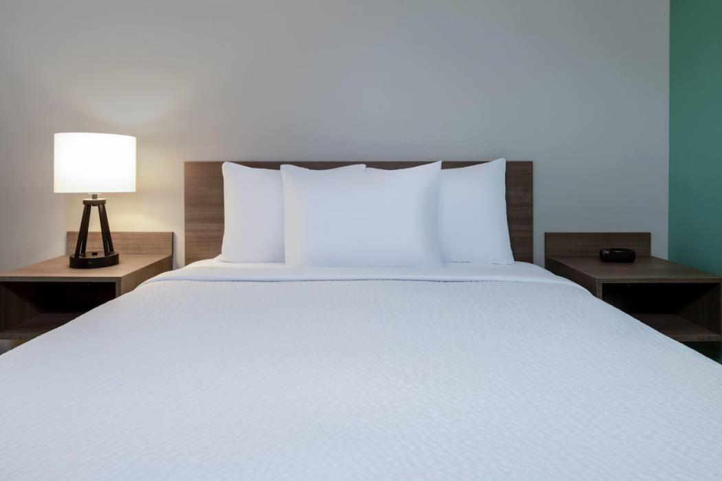 echo suites extended stay by wyndham naples
