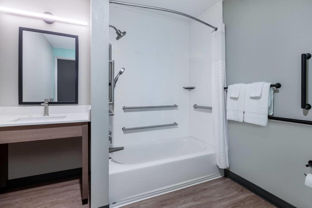 echo suites extended stay by wyndham naples