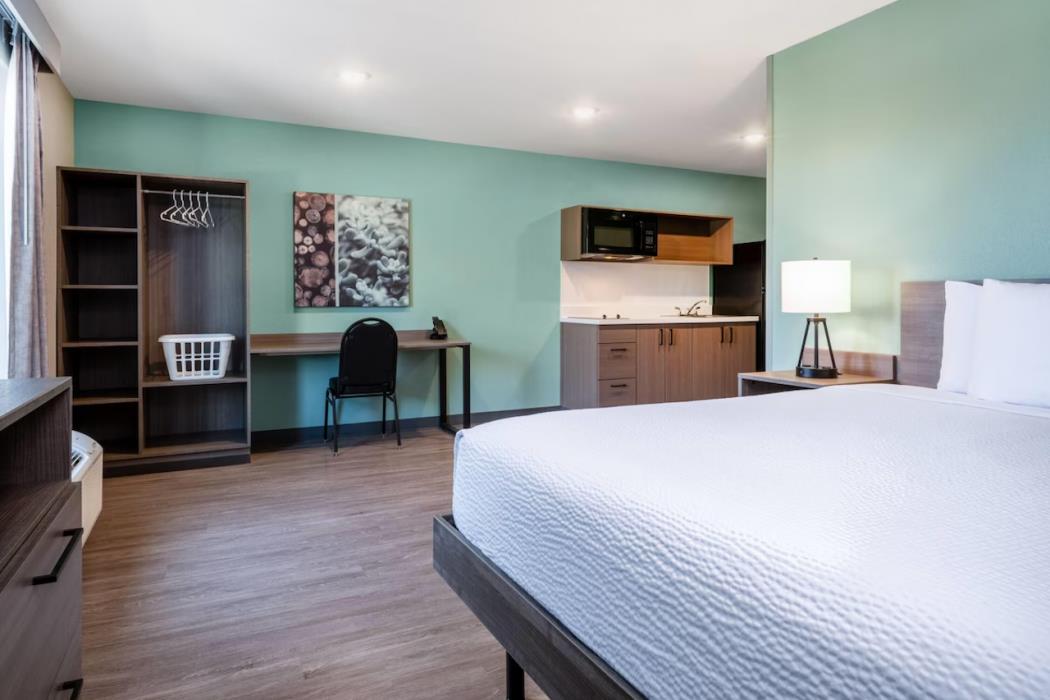 echo suites extended stay by wyndham naples