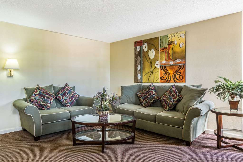 super 8 by wyndham new orleans