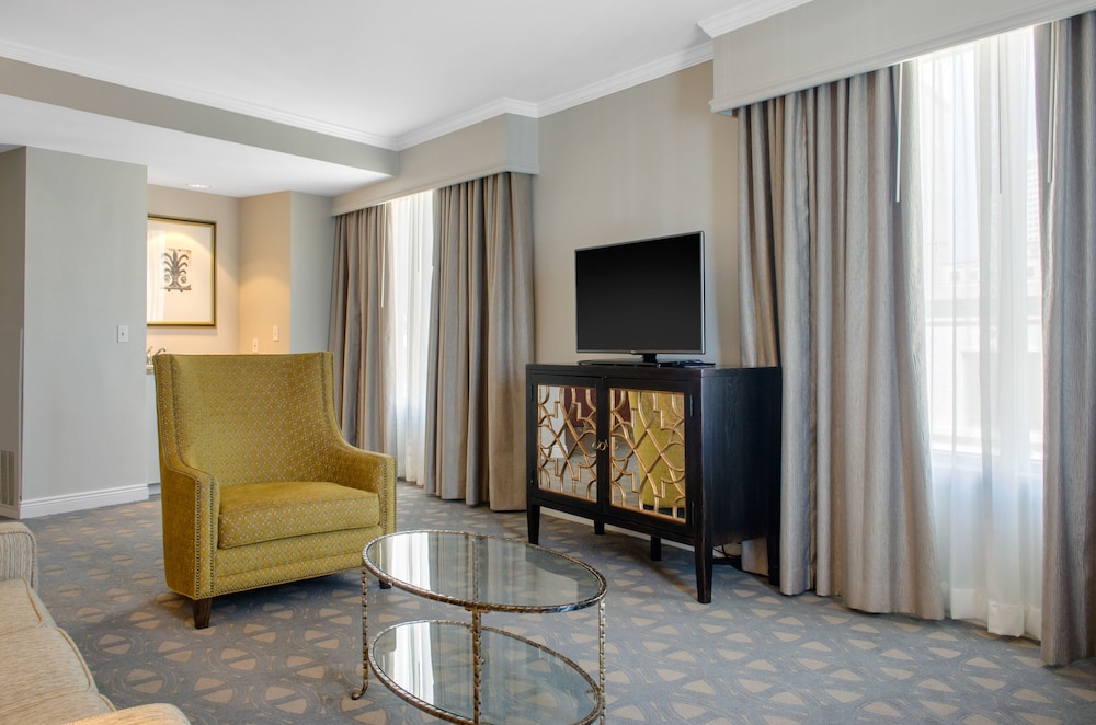 the riverfront hotel new orleans